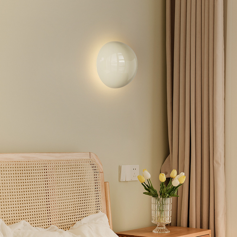 Minimalist Bauhaus Small Iron  - đánh giá và giá Light Switch